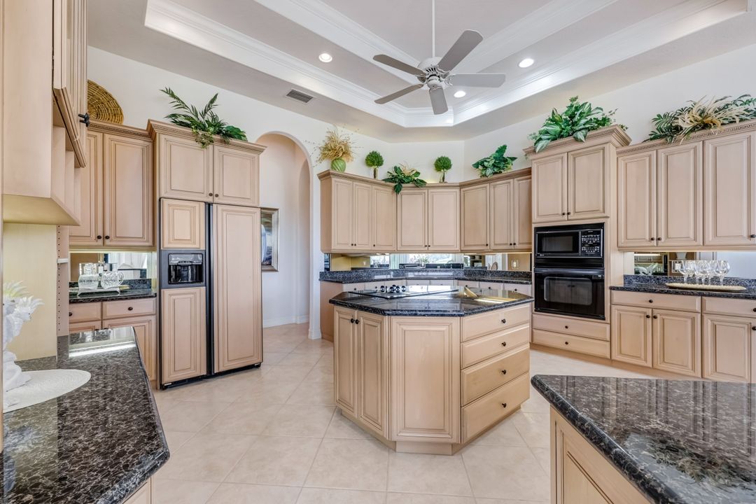 2988 St Barnabas Ct, Naples, FL 34105