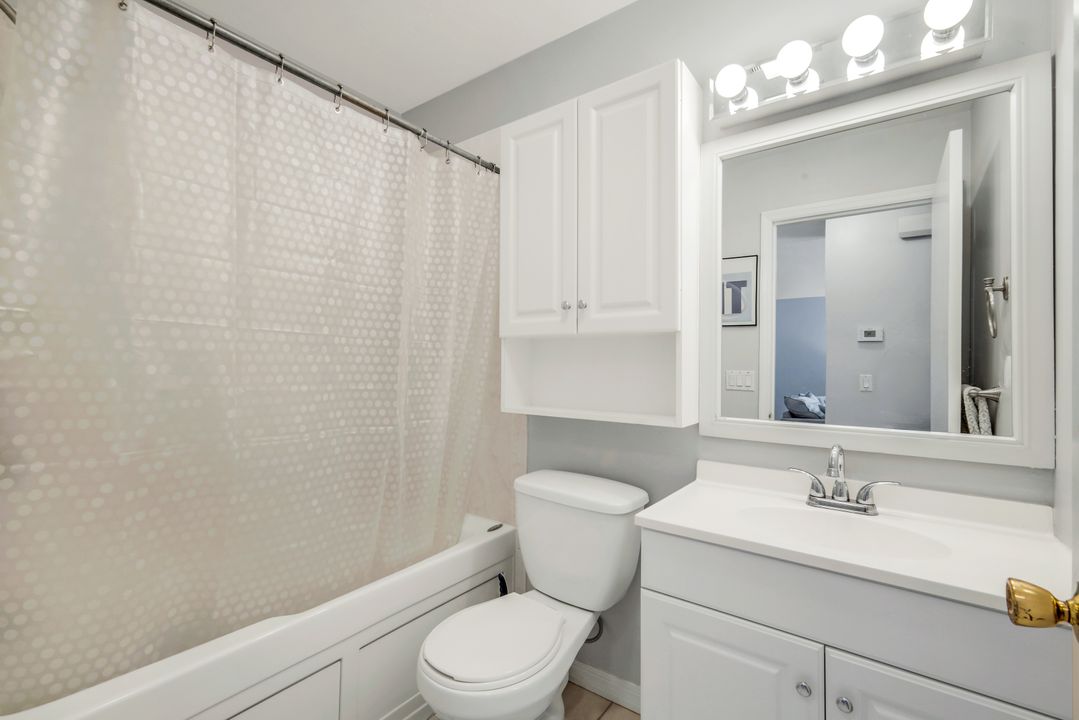779 98th Ave N, Naples, FL 34108