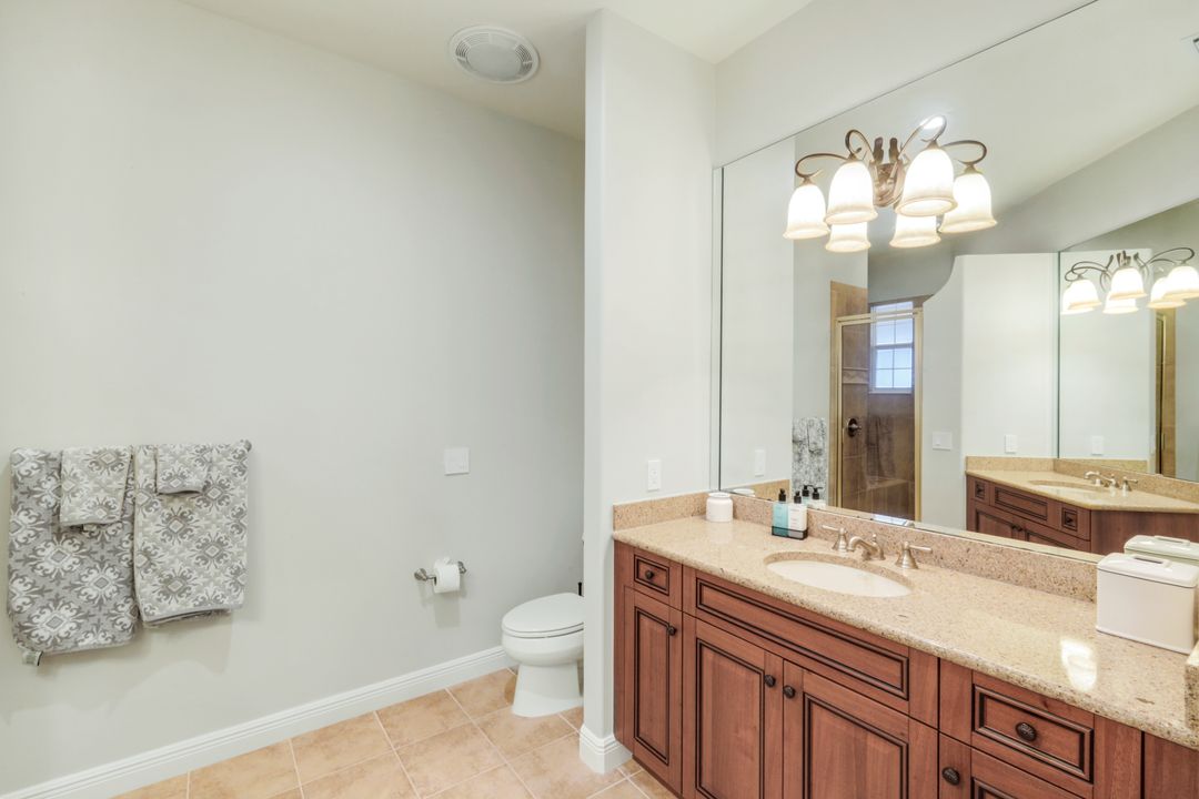 5727 Yardarm Ct, Cape Coral, FL 33914
