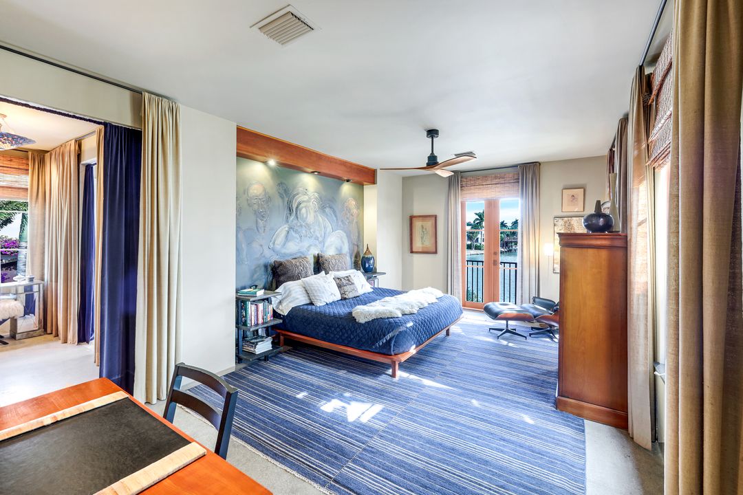 290 Channel Dr, Naples, FL 34108