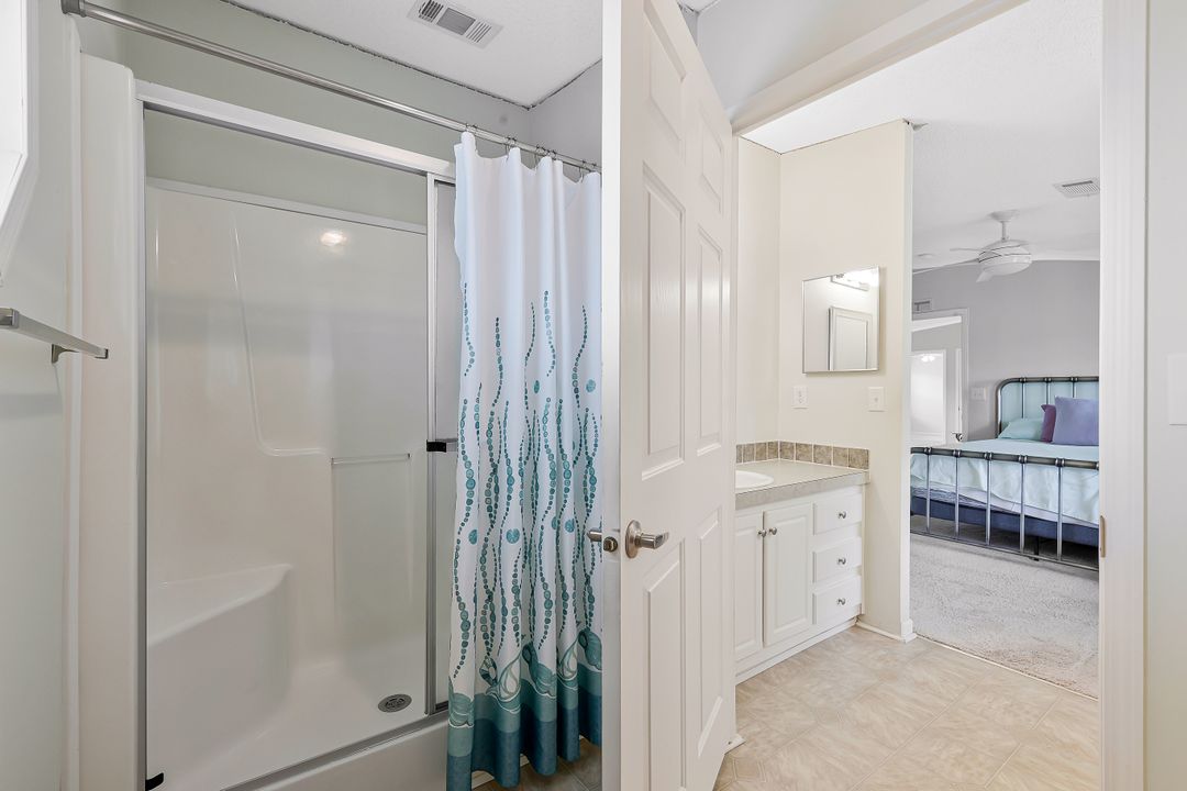 5318 Fiddleleaf Dr, Fort Myers, FL 33905