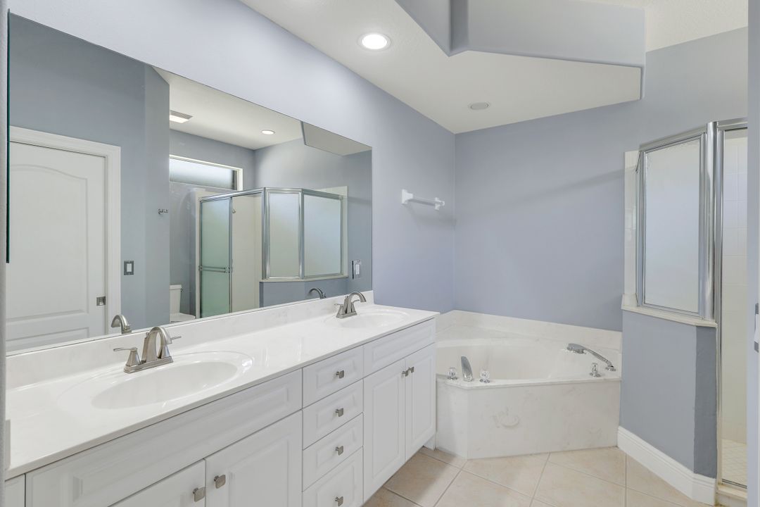 8616 Ibis Cove Cir, Naples, FL 34119