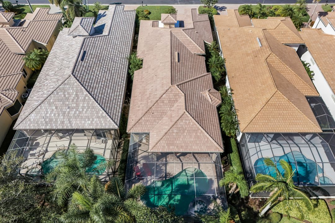 910 Villa Florenza Dr, Naples, FL 34119