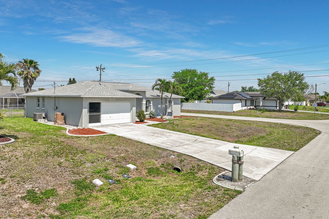 1913 NE 4th Ter, Cape Coral, FL 33909