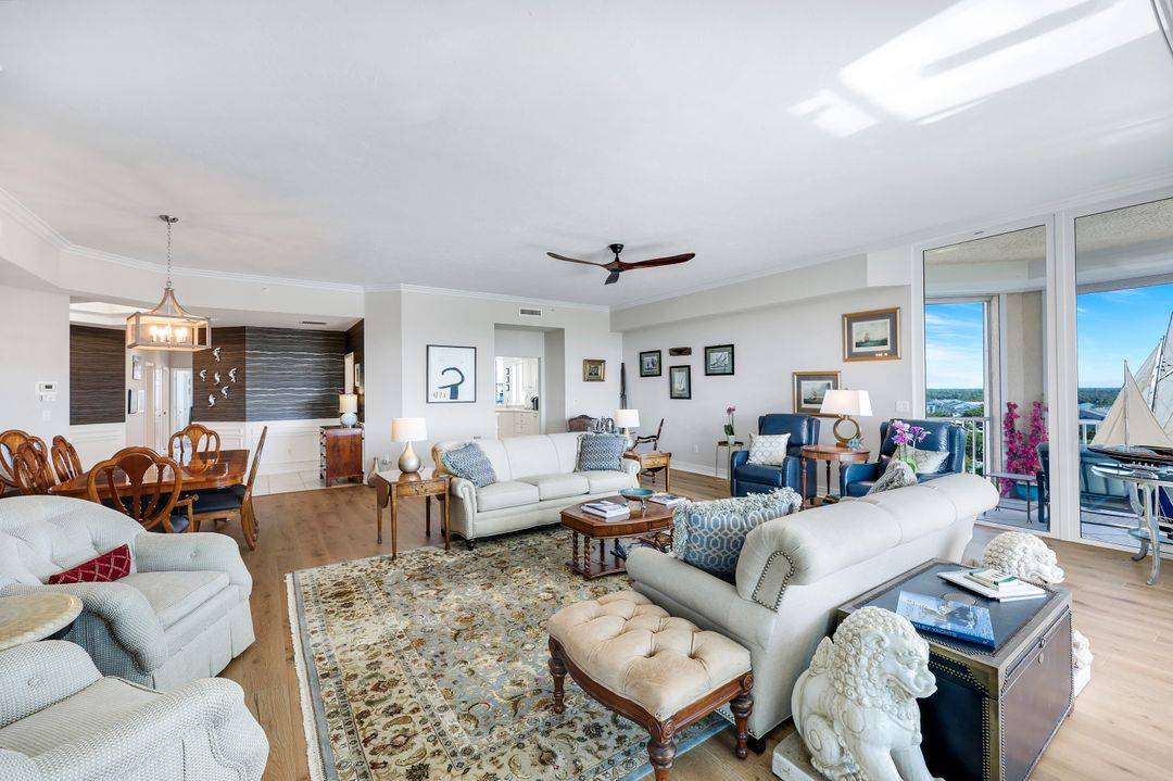 425 Dockside Dr #10, Naples, FL 34110