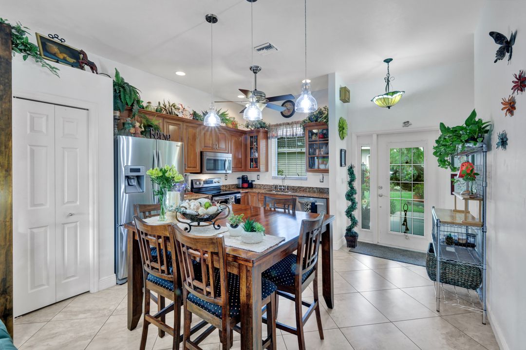 2118 SE 18th Ave, Cape Coral, FL 33990