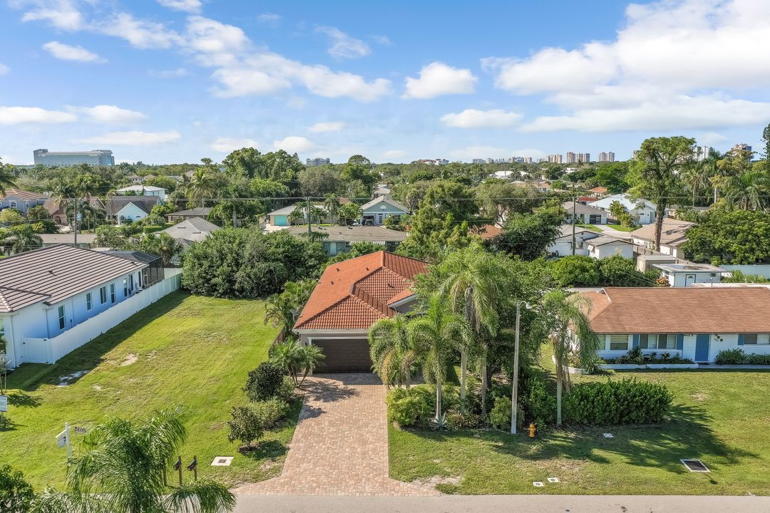 838 95th Ave N, Naples, FL 34108