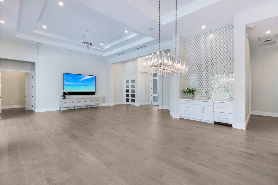 569 Neapolitan Way, Naples, FL 34103