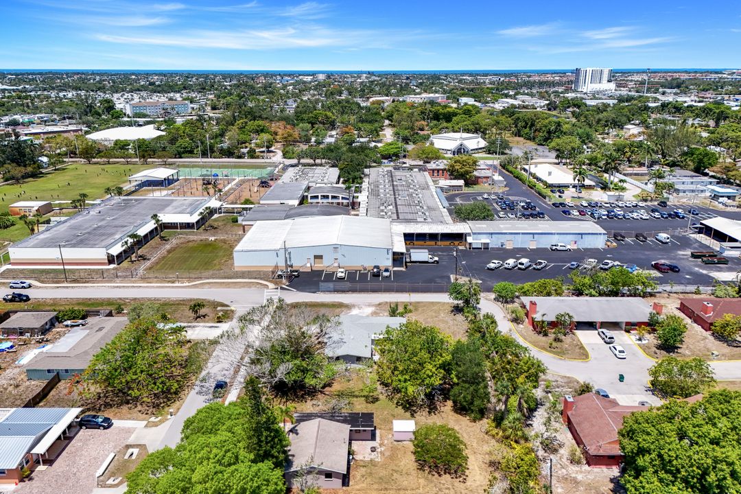 3163 Caledonia Ave, Naples, FL 34112