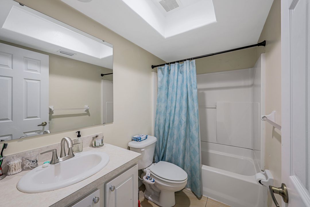 913 SE 13th St  #913/915, Cape Coral, FL 33990