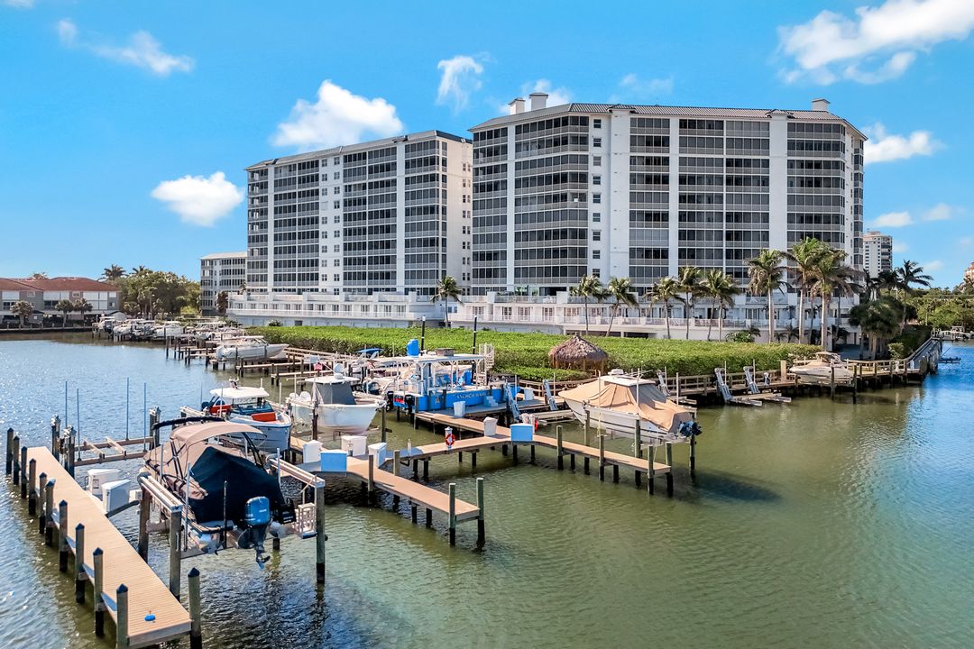 400 Flagship Dr #602, Naples, FL 34108