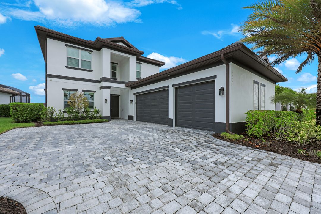3697 Sapphire Cv Cir, Naples, FL 34114