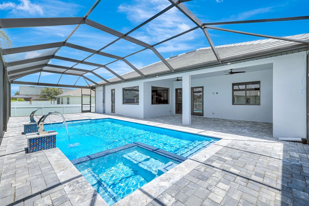 2709 SW 4th Ln, Cape Coral, FL 33991