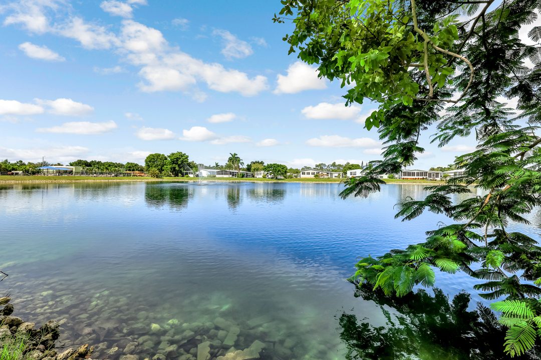 33 Covey Ln #33, Naples, FL 34114