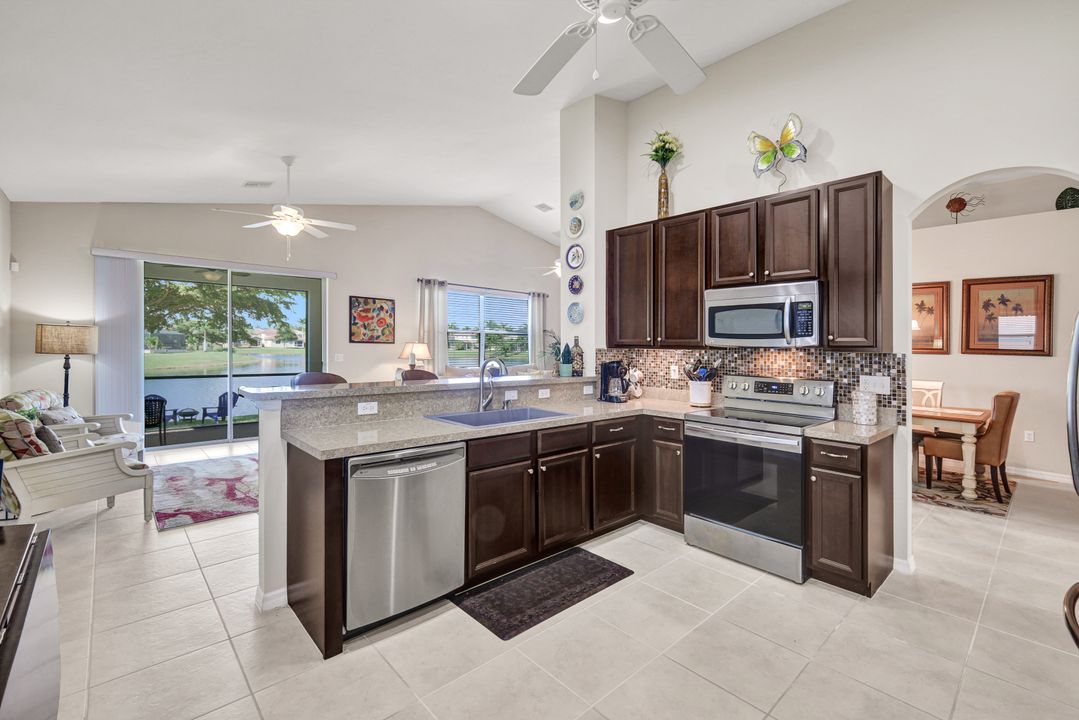 8627 Sumner Ave, Fort Myers, FL 33908