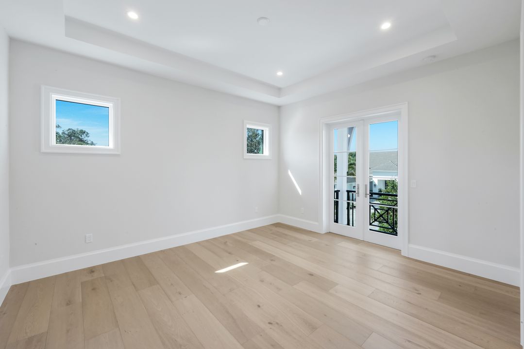 16728 Enclave Cir, Naples, FL 34110