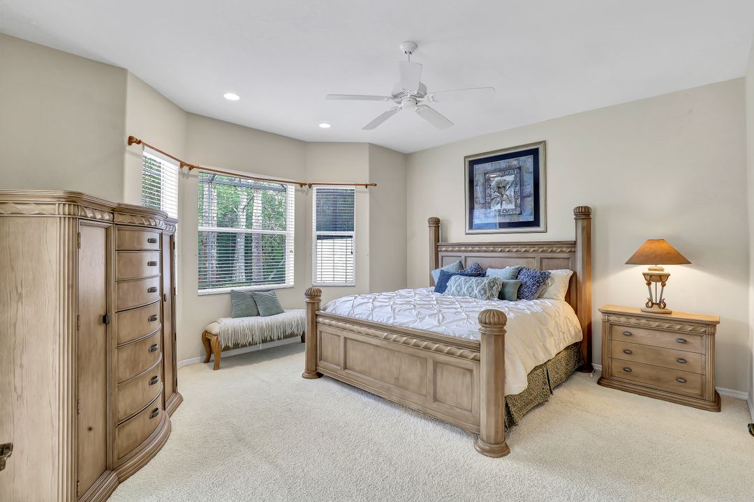 12715 Fox Ridge Dr, Bonita Springs, FL 34135