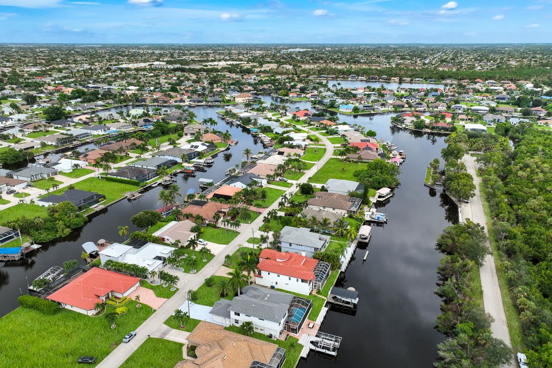 2309 SE 20th Pl, Cape Coral, FL 33990