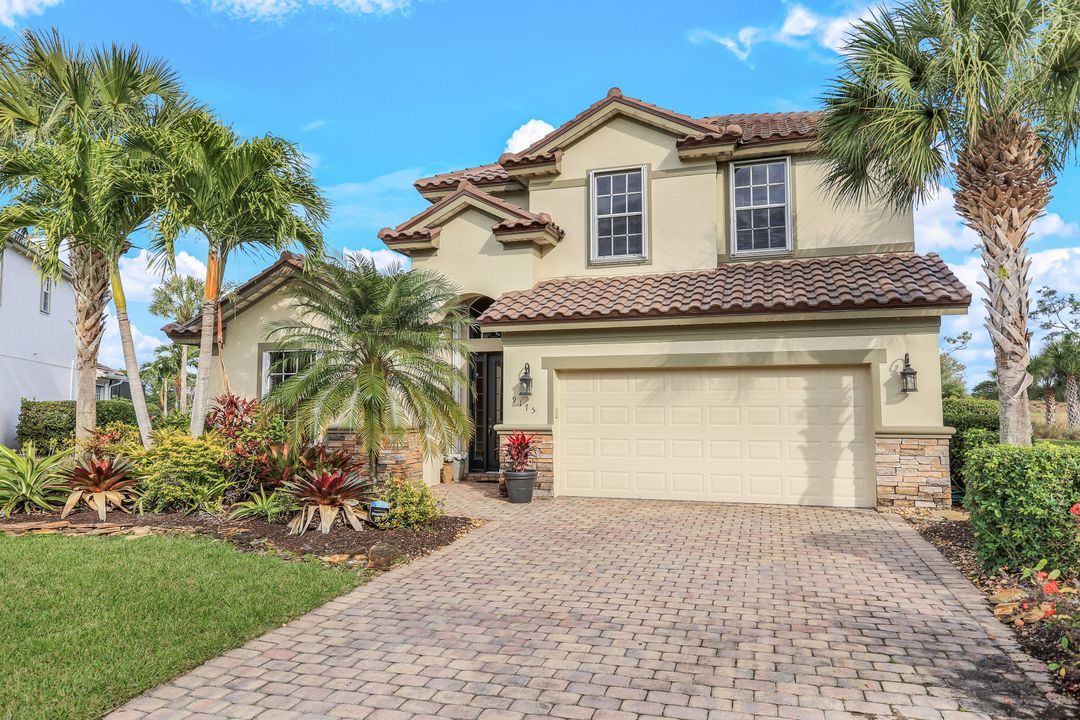 9175 Shale Ct, Naples, FL 34120