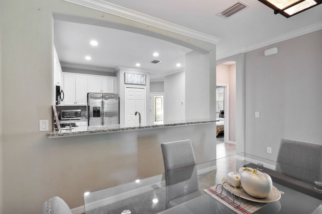 2028 Wellington St, Naples, FL 34120