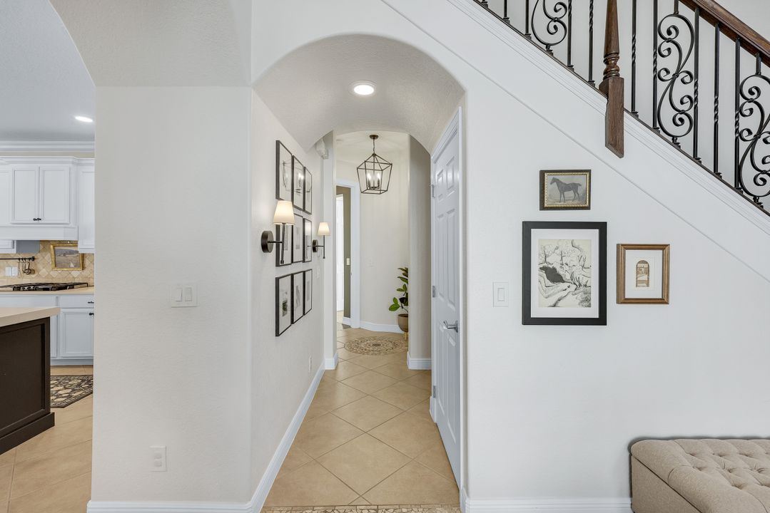 12631 Biscayne Ct, Naples, FL 34105
