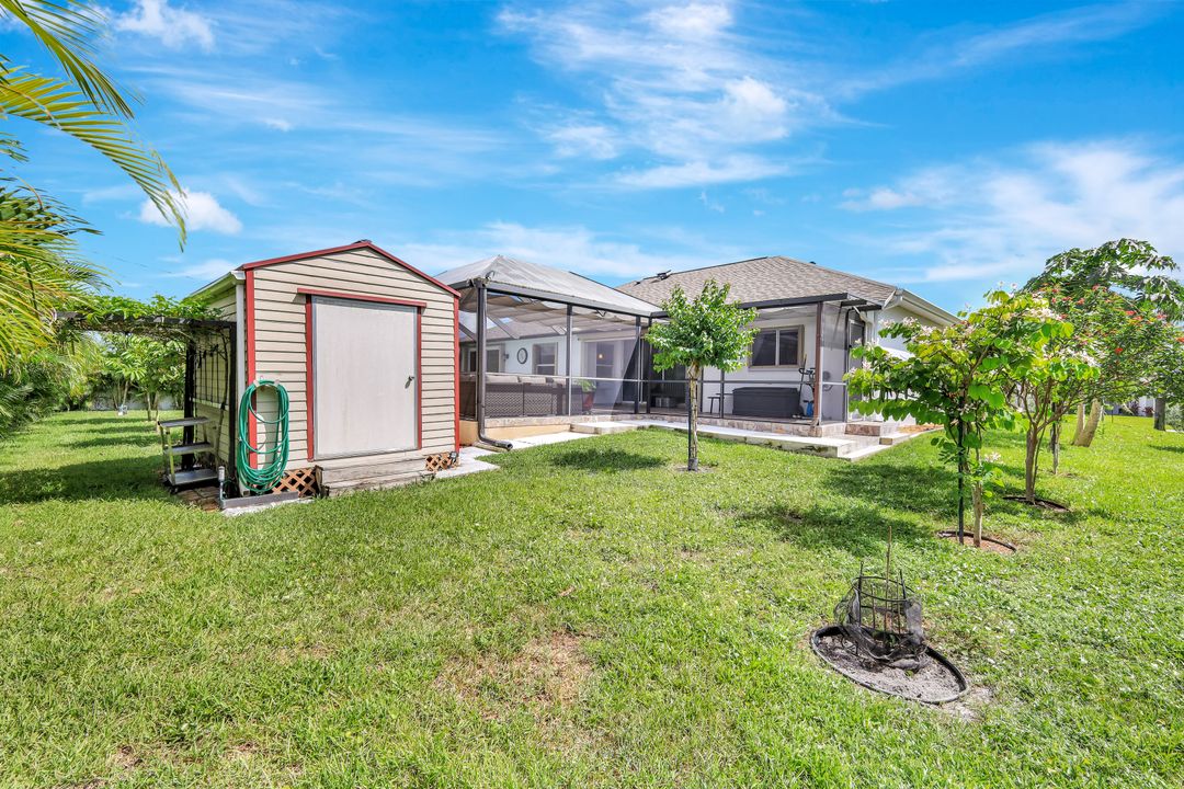 831 SW 17th Terrace, Cape Coral, FL 33991