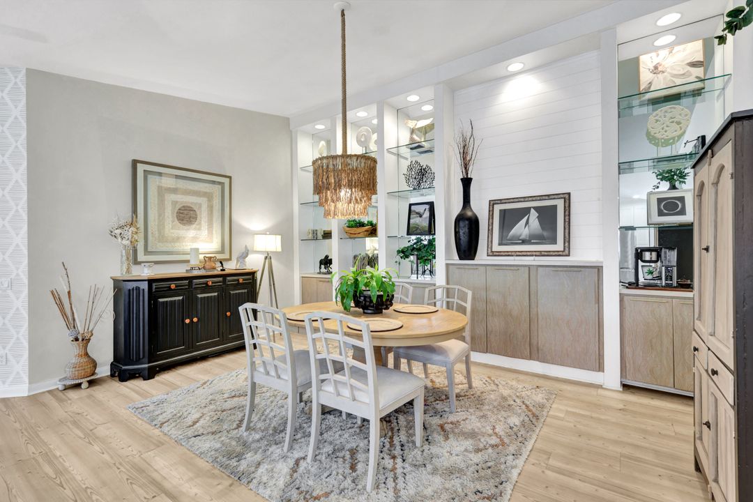 5011 Kingston Way, Naples, FL 34119