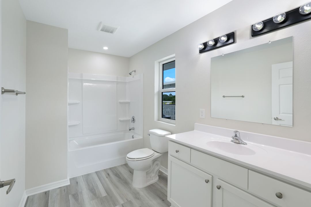 627 Palm Dr, Naples, FL 34114