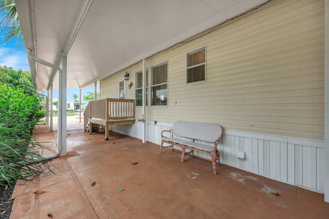 524 Menton Ln, Naples, FL 34112