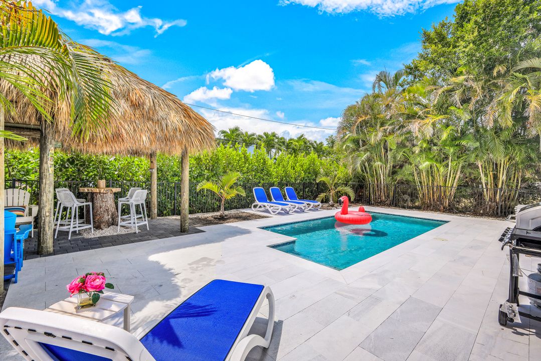 590 92nd Ave N, Naples, FL 34108