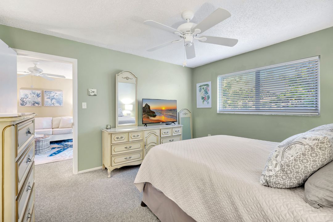 170 Turtle Lake Ct #304, Naples, FL 34105