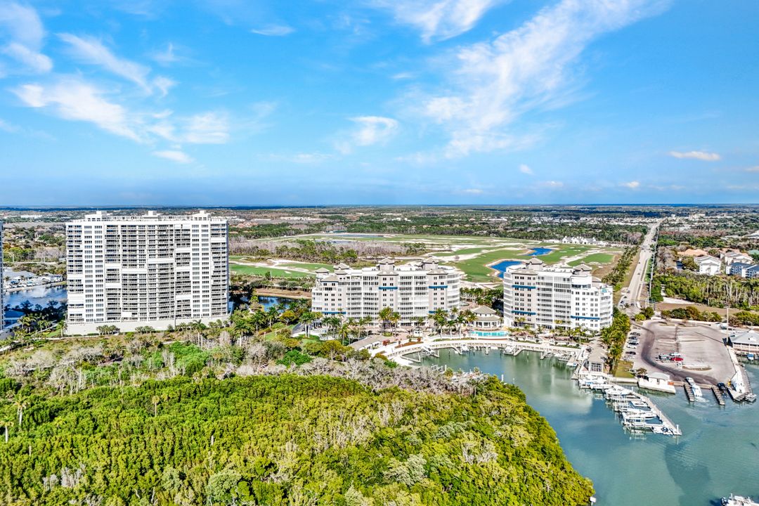 13675 Vanderbilt Dr #210, Naples, FL 34110