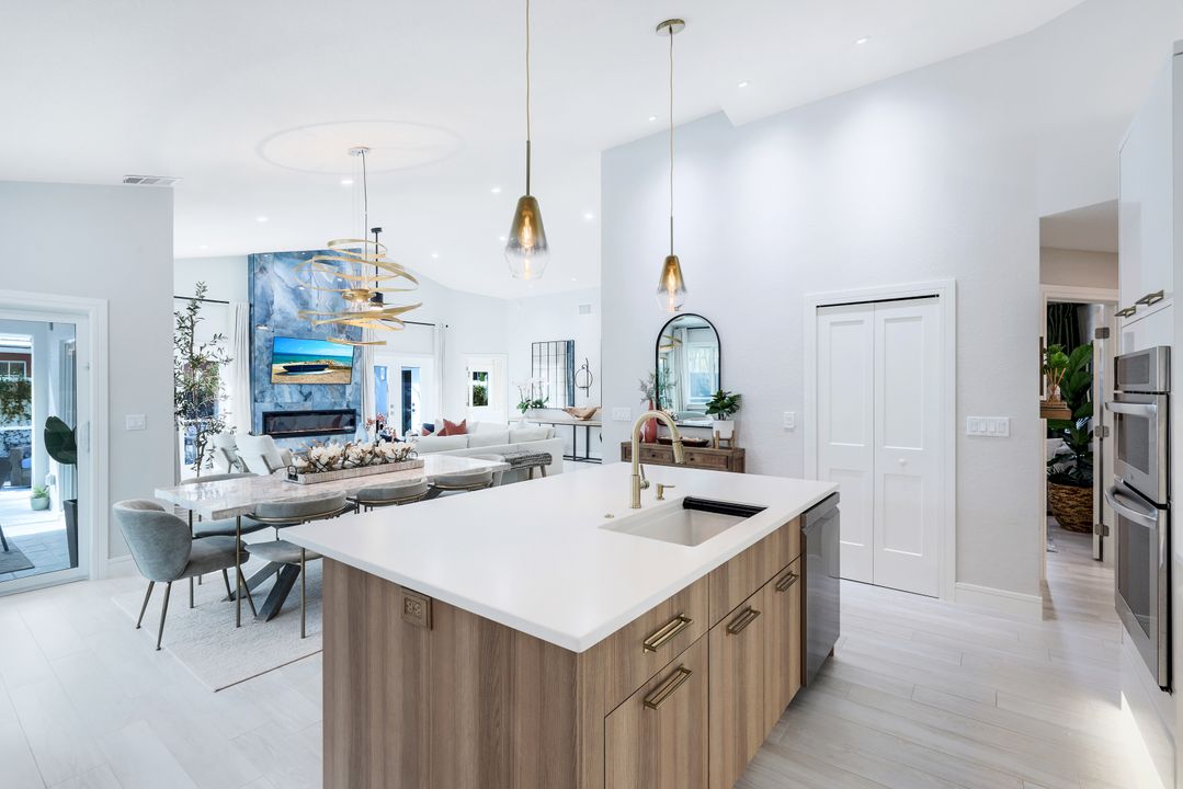 1262 Silverstrand Dr, Naples, FL 34110