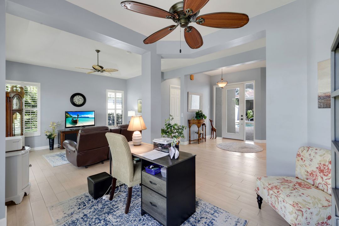 3232 Sundance Cir, Naples, FL 34109