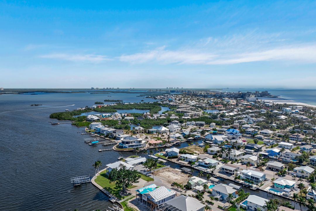 5596 Avenida Pescadora, Fort Myers Beach, FL 33931