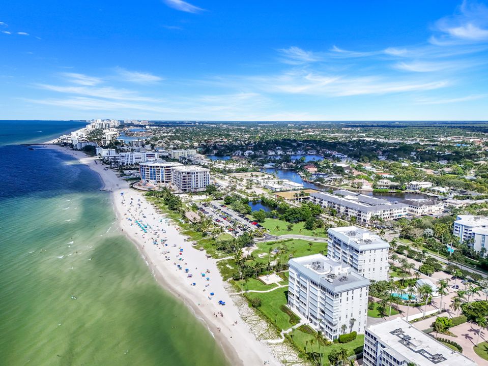 1285 Gulf Shore Blvd N #3B, Naples, FL 34102