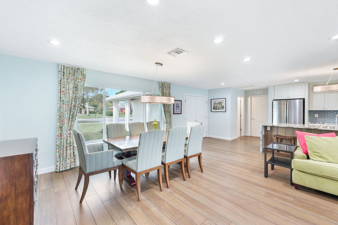 2218 Kings Lake Blvd, Naples, FL 34112