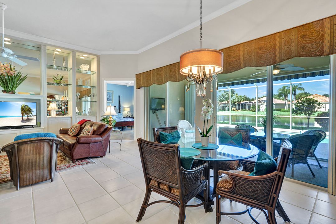 4313 Queen Elizabeth Way, Naples, FL 34119