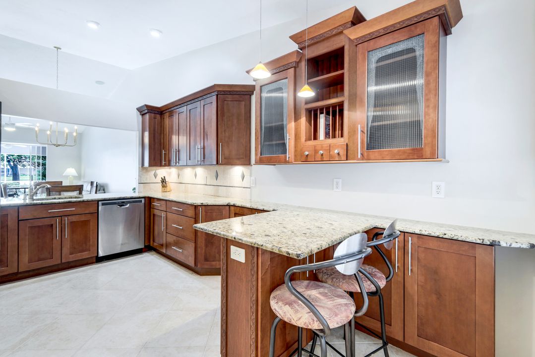 677 Captn Kate Ct #46, Naples, FL 34110