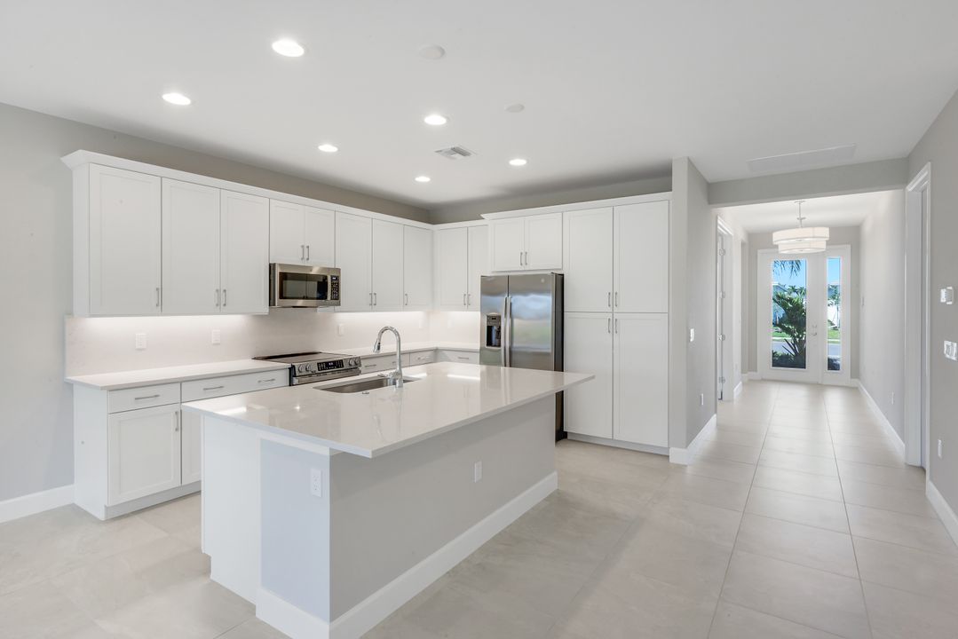 3368 Meloy Dr, Fort Myers, FL 33905