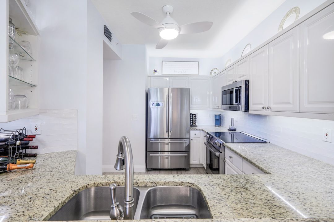 7655 Pebble Creek Cir #102, Naples, FL 34108