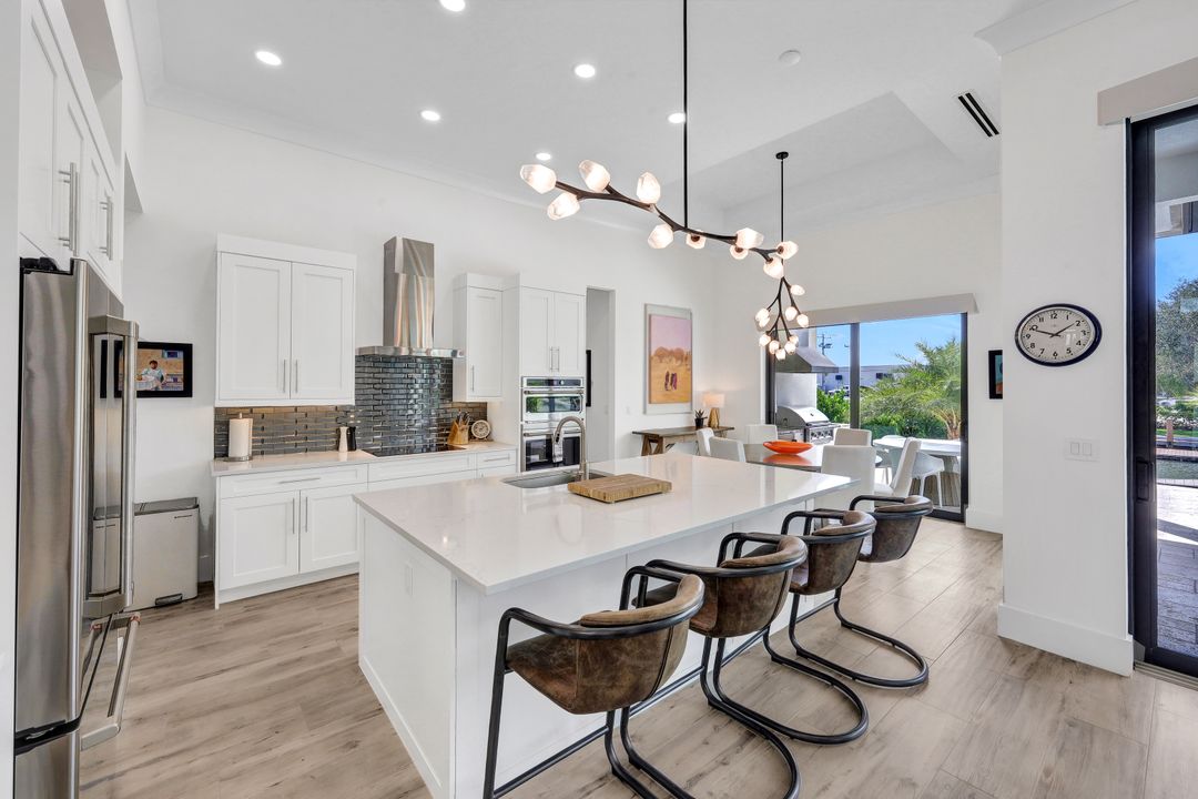 1200 Redwood Ct, Marco Island, FL 34145