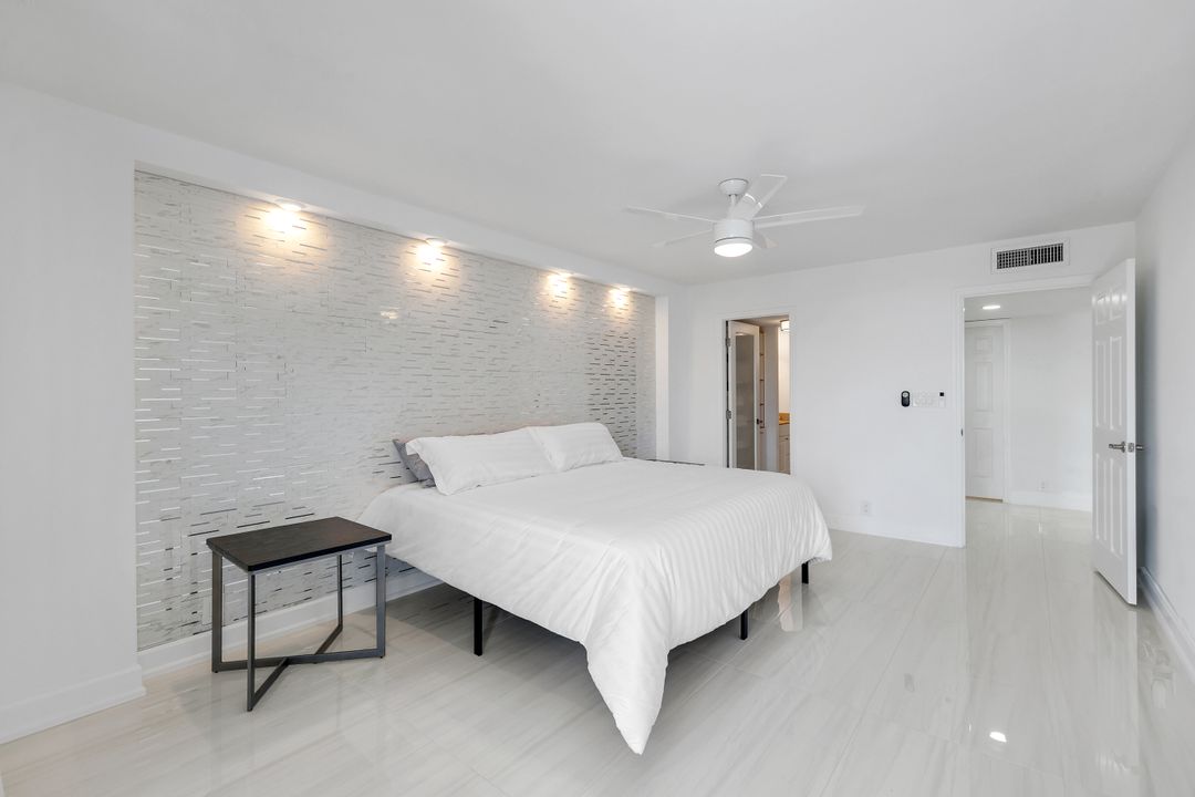 5 Bluebill Ave #410, Naples, FL 34108