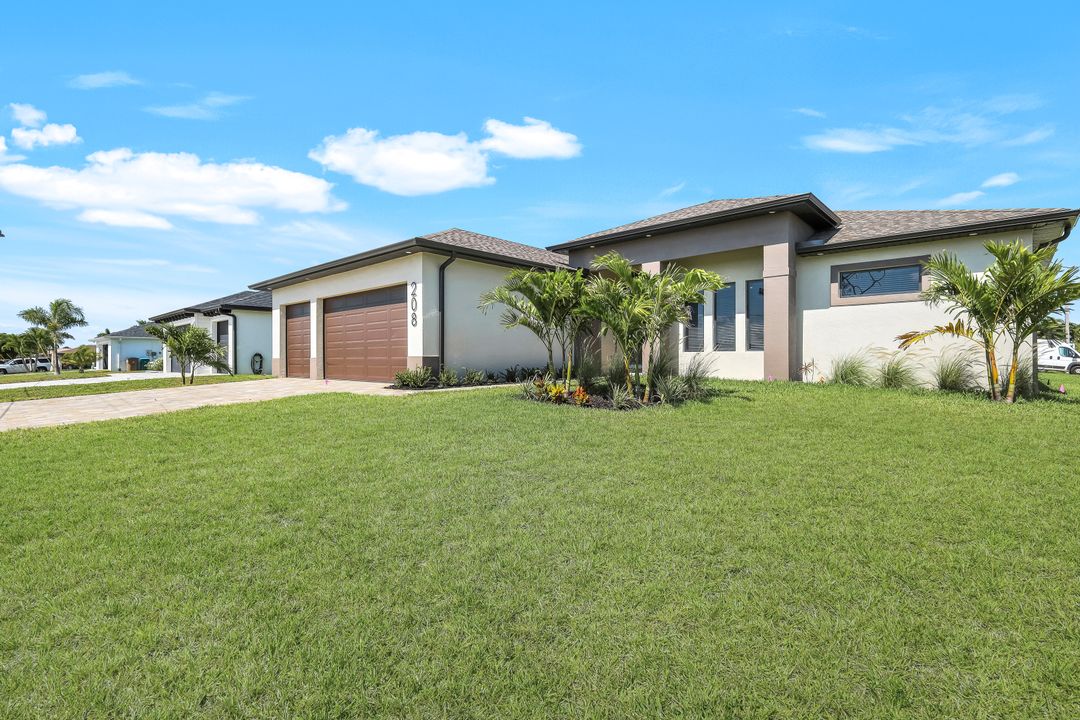 208 SW 29th Ave, Cape Coral, FL 33991
