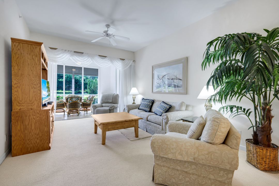 2036 Cascades Dr #7, Naples, FL 34112