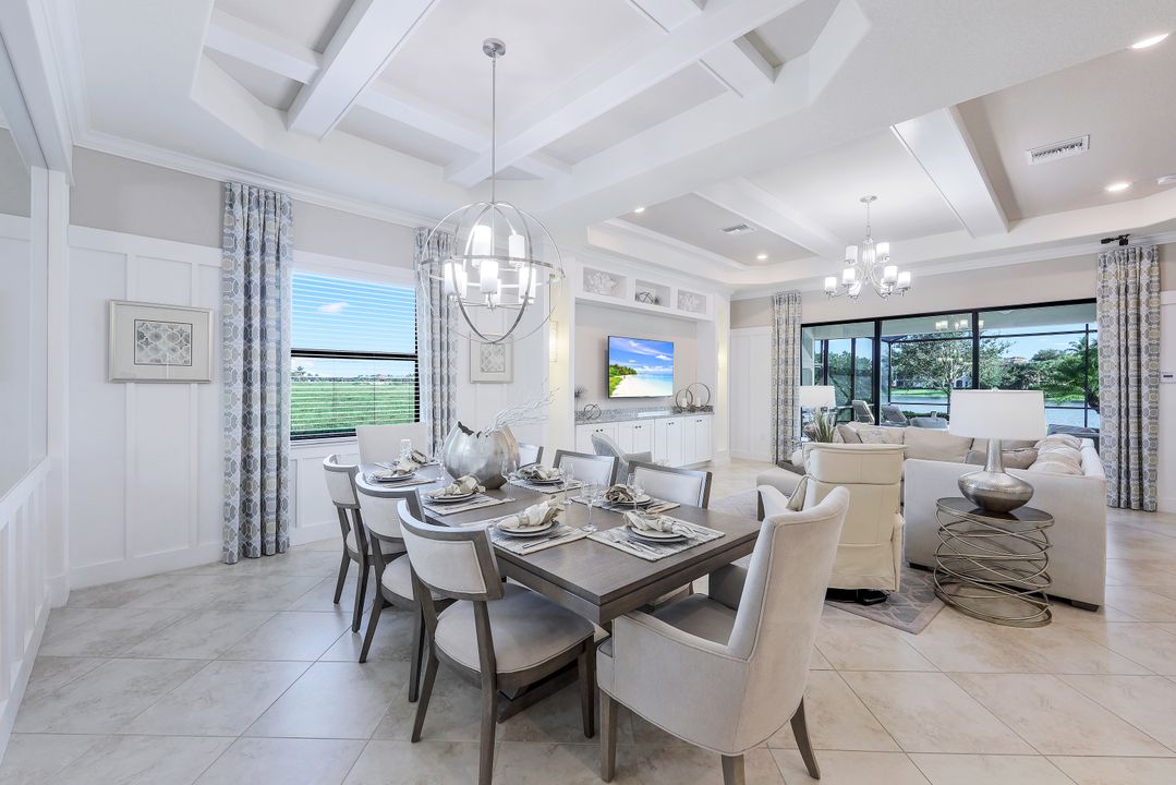 2939 Aviamar Cir, Naples, FL 34114