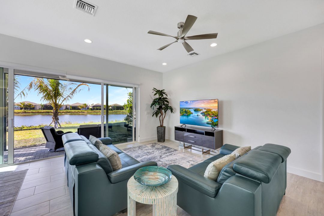 12418 Dahlia Ct, Naples, FL 34120