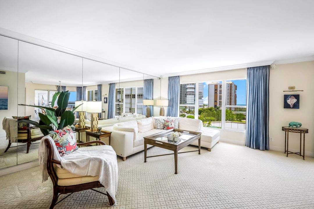 4451 Gulf Shore Blvd N #703, Naples, FL 34103