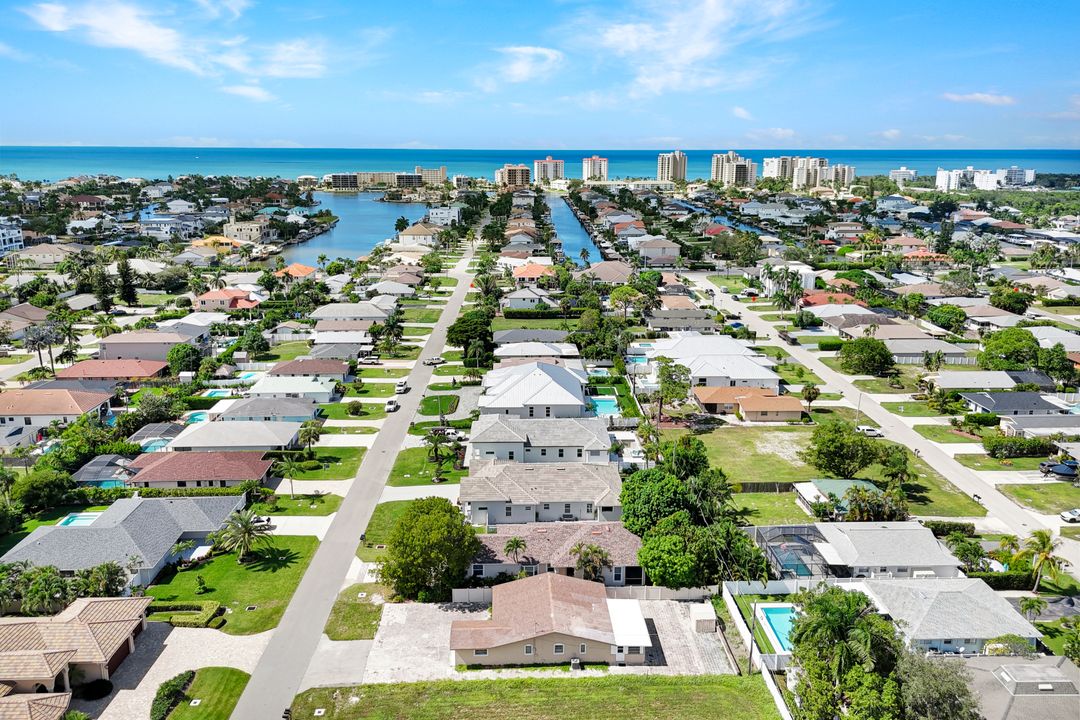 553 106th Ave N, Naples, FL 34108