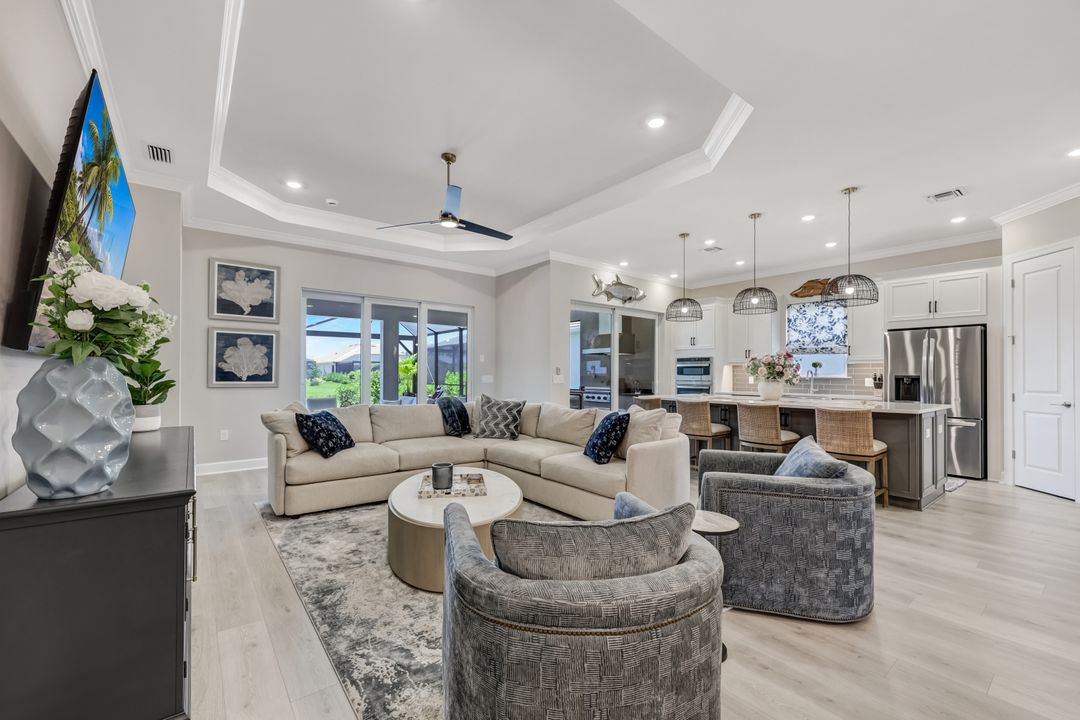 15804 Derna St, Naples, FL 34114